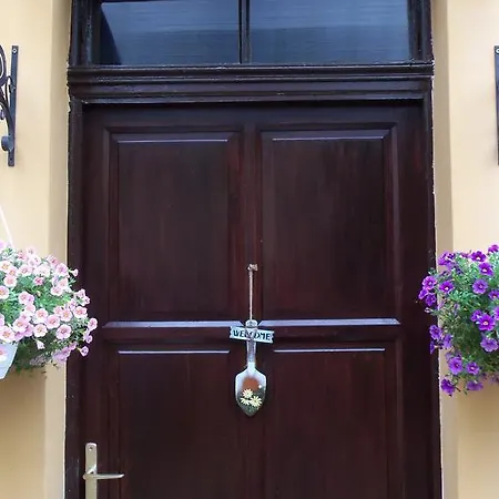 Caesar Panzio Πανσιόν