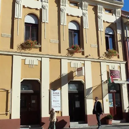 Caesar Panzio Πανσιόν Pápa